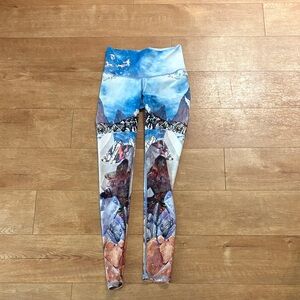 Niyama Sol Leggings size small Colorful Abstract Print Leggings